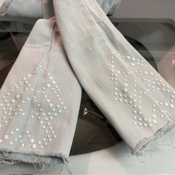 Levi’s 711 Studded Ankle Jean - Picture 2 of 3